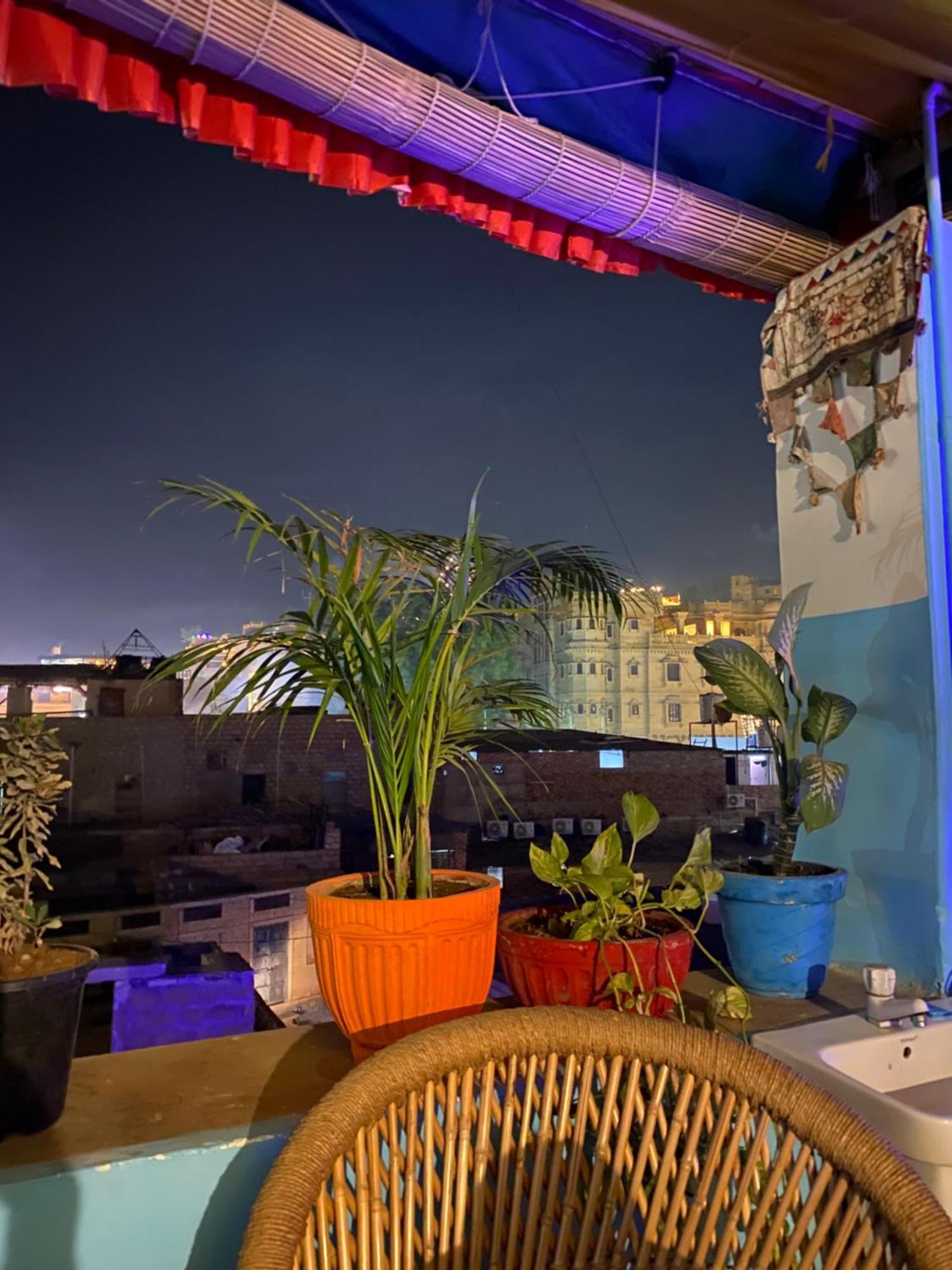 Blue Eye Hostel Jaisalmer Exteriör bild