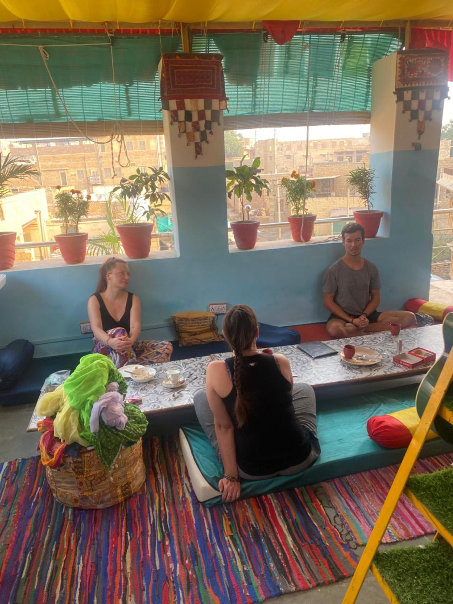 Blue Eye Hostel Jaisalmer Exteriör bild