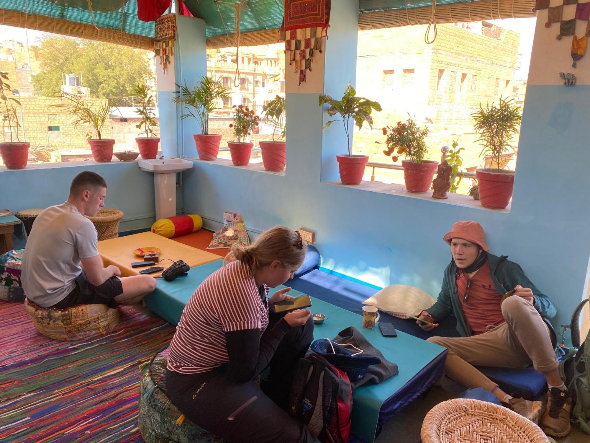 Blue Eye Hostel Jaisalmer Exteriör bild