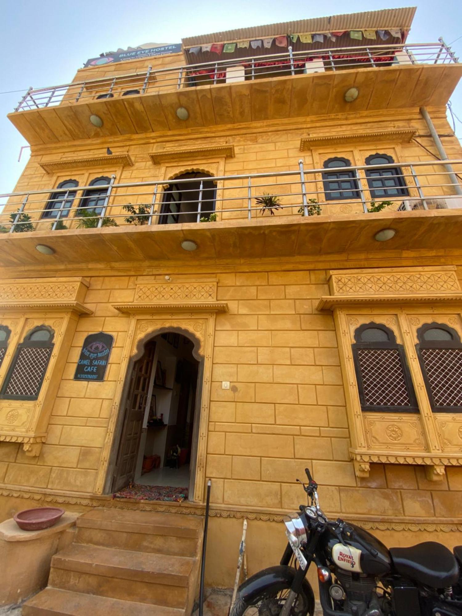 Blue Eye Hostel Jaisalmer Exteriör bild