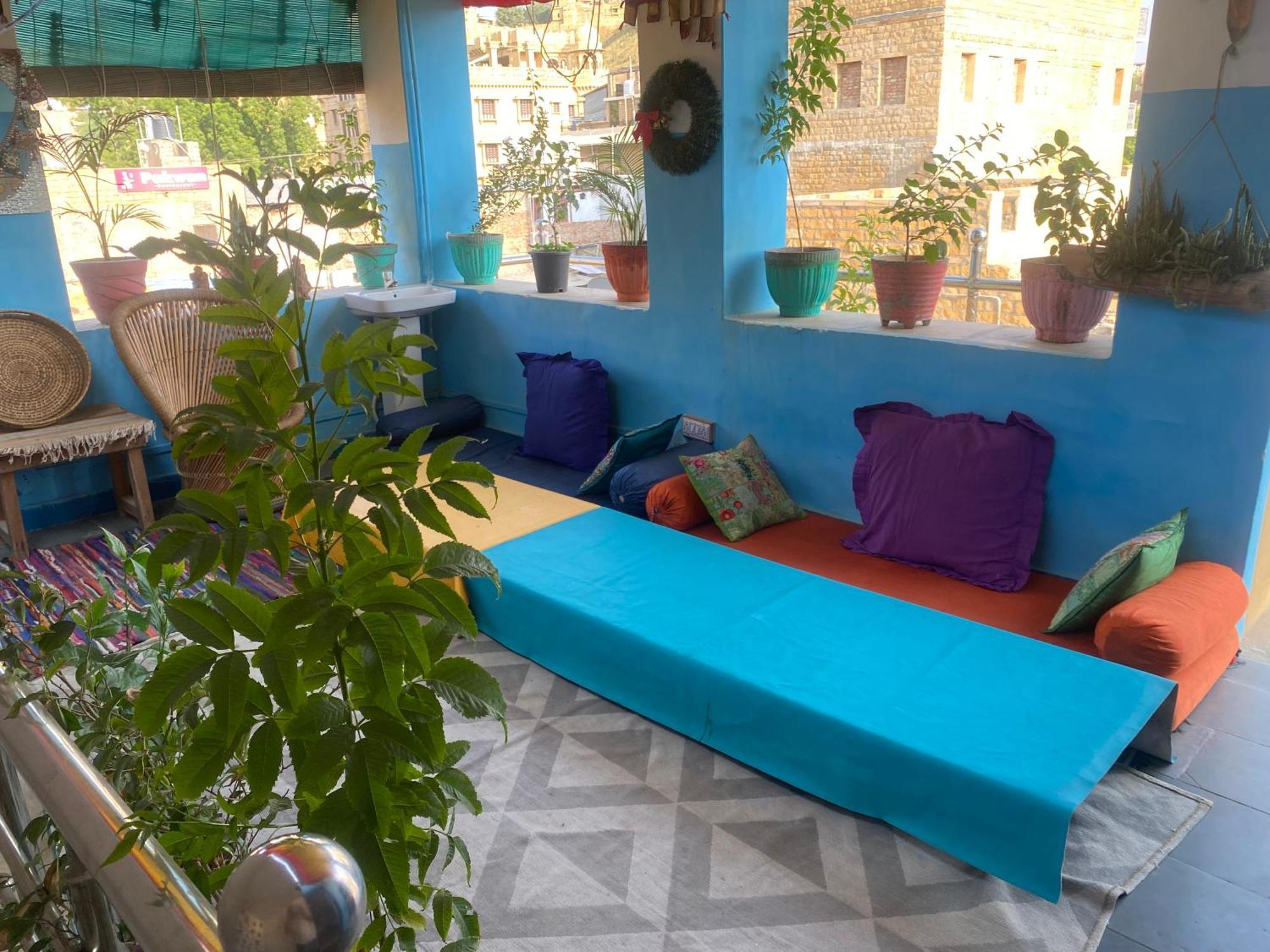 Blue Eye Hostel Jaisalmer Exteriör bild