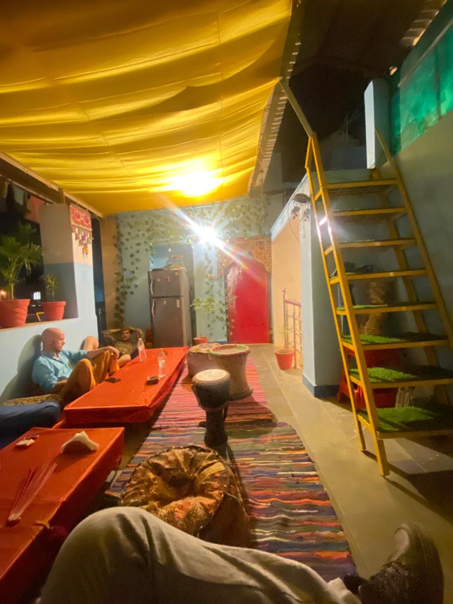 Blue Eye Hostel Jaisalmer Exteriör bild